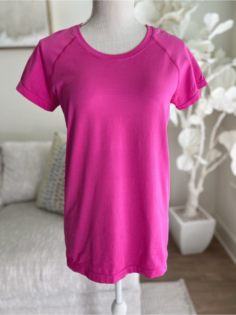 Lululemon Swiftly Tech Short Sleeve Women’s Active Tee - Hot Pink Size 10